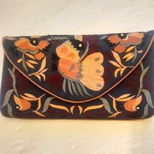Floral with bird motif design clutch